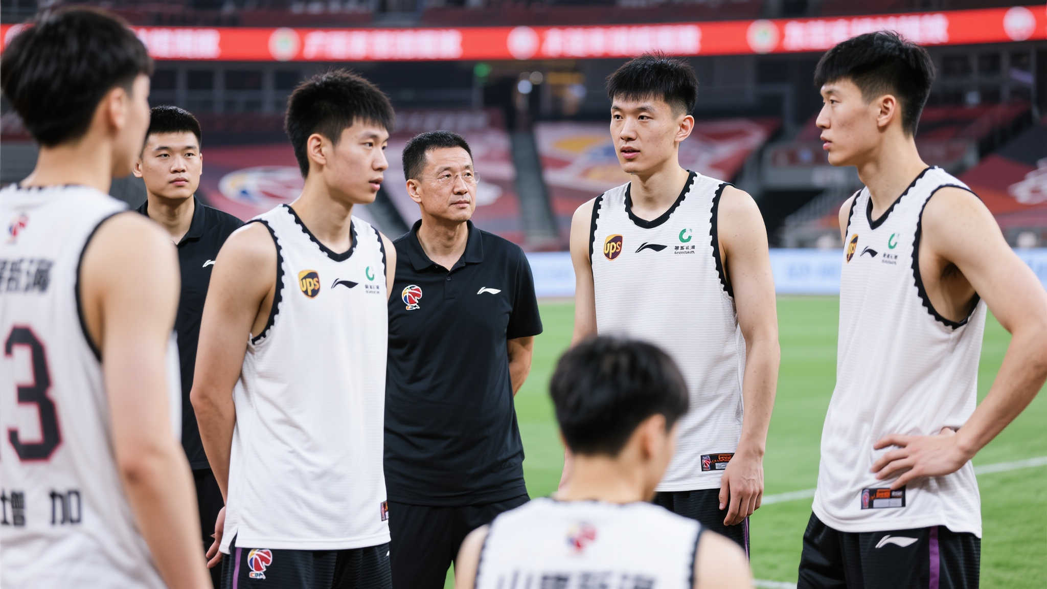 队记:雄鹿提前布局,应对字母哥潜在离队风险! 队记:雄鹿提前布局,应对字母哥潜在离队风险!